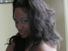 Gros seins, Brunette brune, Noir ébène, Doigter, Masturbation, Mère que j'aimerais baiser, Solo, Dénudage