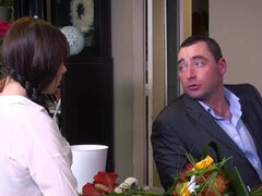 Anale, Pompino, Brunetta, Macchina, Mamma che vorrei scoparmi, Tette naturali, Pubblico, Guardone