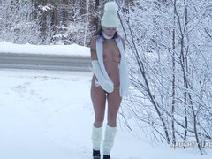 Winter time naked outdoor amazing MILF Mom