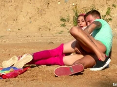 Blasen, Bekleidet, Sperma im mund, Hundestellung, Natürlich, Nackt, Im freien, Ablutschen