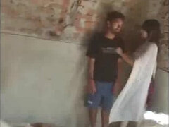 Enthousiasteling, Bruinharig, Indisch, Alleen, Tieten likken