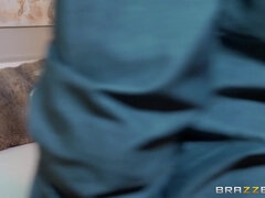 Blindfolded bride Lela Star fucks stranger