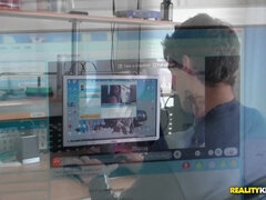 Μεγάλος κώλος, Μαύρος, Βυζαρού, Μαύρος, Λατίνα, Μικρούλης, Τατουάζ, Ιντερνετική κάμερα