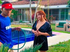 Bisexuell, Avsugning, Hanrej, Sperma shot, Hardcore, Pool, Tatuering, Trekant