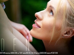 18 éves, Leszbikus, Érett feleség, Anyuci, Meztelen, Filigrán alkatú, Pigtailek, Szopás