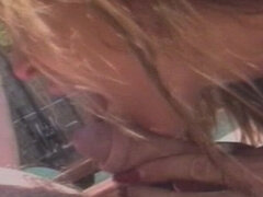 Grosse titten, Bikini, Blondine, Blasen, Europäisch, Französisch, Pool, Retro