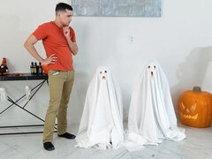 18, Velika rit, Velik kurac, Fafanje, Doggystyle, Naravne joške, Najstnice, Joške