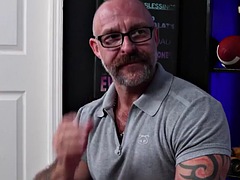 Veľké péro, Kuřba, Gay, Vlasatej, Hardcore, Bozkávanie, Tetovanie