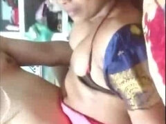 INDIAN DESI PORN VIDEO DOST NE APANI MAA KO CHUDWAYA