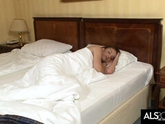 Ruskeahiuksinen, Sormetus, Alusvaatteet, Orgasmi, Ajeltu, Teini, Vibraattori, Märkä