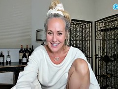 Tyttö, Isot tissit, Blondi, Vanhempi, Äiti jota haluaisin panna, Soolo, Tissit, Nettikamerta