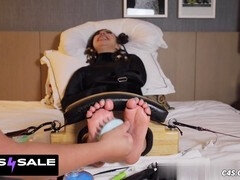 Bondage, Pieds, Fille latino, Jarretelles, Attachée