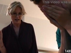 Dee Williams Gets Seduced by Her Big Boobs Stepmom on a Dating App