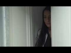 Brunette, Ansiktssperm, Fingring, Runke, Hæler, Brystvorter, Fitte, Stripp