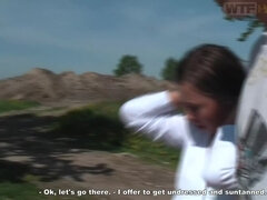 Brunette, Udendørs, Offentlig