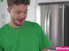 Blondin, Avsugning, Snopp, Doggystyle, Familj, Pov, Syster, Tabu