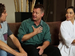 Blasen, Kehlenfick, Lecken, Massage, Öl, Muschi, Realität, Stiefmutter