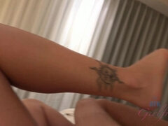 Grosse titten, Blasen, Braunhaarige, Sperma im mund, Fussjob, Lingerie, Pov, Rasiert