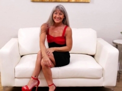 Rubia, Penetracion con dedos, Abuelita, Hd, Masturbación, Solo