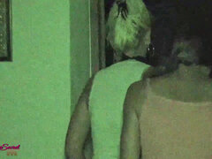 18, Stor røv, Kvinde, Tysk, Gruppe, Onani, Mor jeg gerne vil kneppe, Teenager