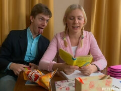 Rumpe, Blond, Kukk suging, Kyssing, Barbert, Dask, Stripping, Tenåring