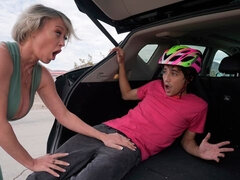 큰 가슴, 금발의, 도기스타일, 핸드잡, 키스, 부엌, 대단히, 면도된