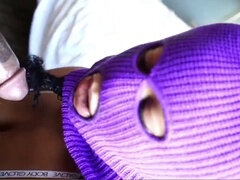 Grote lul, Stel, Sperma in mond, Vernedering, Latijnse vrouw, Masker, Orgasme, Zuigen