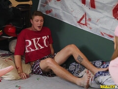 Amatéři, Ložnice, Velké kozy, Péro, Venku, Piercing, Zrzavé, Seřezání