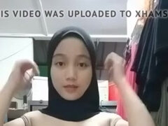 Malay hottie shows off fun parts but no hair