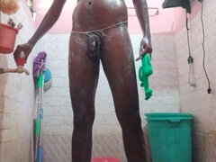 Salle de bains, Masturbation, Solo