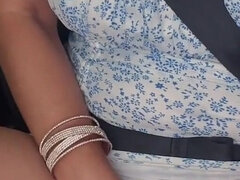 Stora tuttar, Bil, Erotisk, Blottande, Hemmafru, Milf, Utomhus, Tuttar