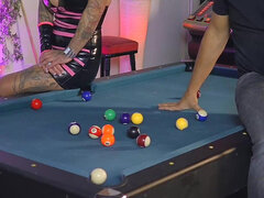 Beskidt snak, Kvinde, Onani, Orgasme, Solo, Tatovering, Vibrator