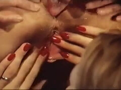 In den arsch, Grosse titten, Blondine, Braunhaarige, Deutsch, Milf, Orgie, Vintage