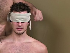 Anal, Bdsm, Fangenskap, Dildoen, Homofil, Hårete, Onani, Tattovering