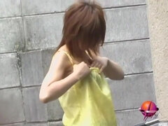 Voyeur filmed how Japanese girl gets street sharked