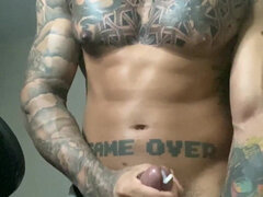 Stor kuk, Sperma shot, Handjobb, Solo, Tatuering