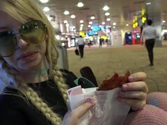 Pik sutte, Give finger, Bukser, Orgasme, Offentlig, Fisse, Stripning, Bryster