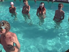 Arsch, Blondine, Blasen, Handjob, Orgie, Im freien, Pool, Nass