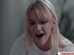 Nana, Blonde, Lesbienne, Léchez, Orgasme, Chatte, Adolescente, Nénés