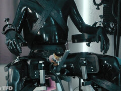 Amatör, Bdsm, Bondage, Sperma shot, Dildo, Latex, Onani