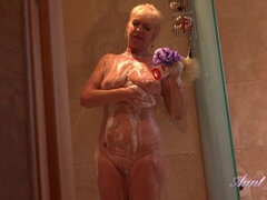 Veľké kozy, Blondína, Masturbácia, Pička, Vyholené, Sprcha, Voyeur