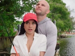 Kotě, Velké péro, Velké kozy, Kuřba, Brunetka, Stříkání spermatu, Latinské, Venku