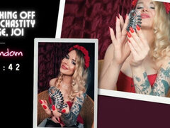 Amaterji, Blondinka, Milf, Orgazem, Nohte, Šeškanje, Tetovaže