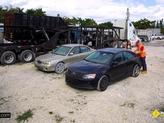 Bruinharig, Sperma shot, Sperma in gezicht, Latijnse vrouw, Buiten, Openbaar, Realiteit