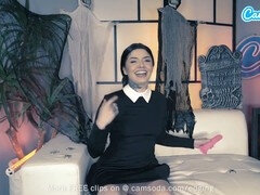 Teen beauty Vanessa Vega cosplay as Wednesday Addams masturbates on live cam