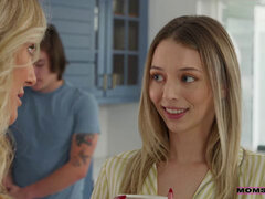 Stora tuttar, Blondin, Avsugning, Långt ner i halsen, Snopp, Slick, Fitta, Tatuering