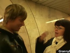 Mature fatty gets picked up and pussy fucked