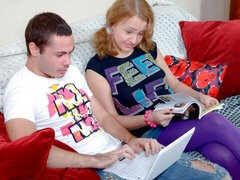 아마추어, 큰 엉덩이, 큰 음경, 오랄섹스, 도기스타일, 자연의 가슴, 짧은 머리, 젖가슴