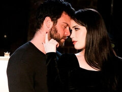 Monumentális dákó, Cumizás, Gesztenyebarna, Kutya póz, Természetes mellek, Vékony, Tini, Begyek