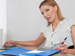 Ερασιτέχνης, Μεγάλος κώλος, Μεγάλα βυζιά, Μαλακία με το δάχτυλο για γυναίκες, Αυνανισμός, Ώριμη γυναίκα, Μόνος, Απογύμνωση